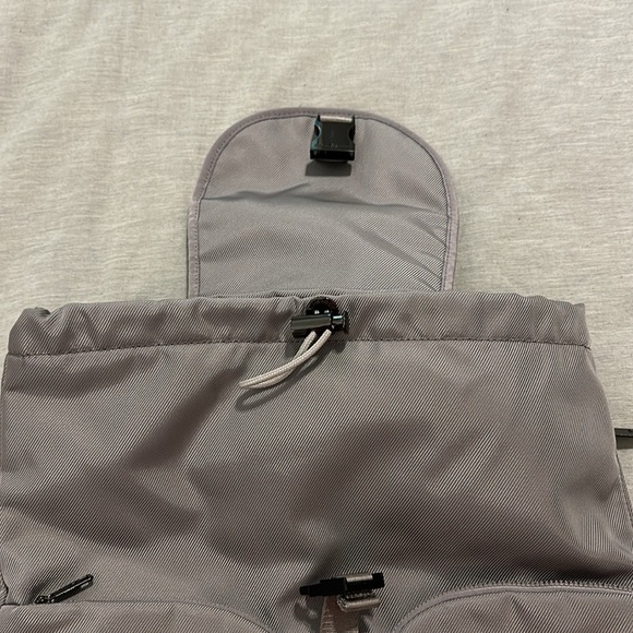 Lululemon carry onward rucksack - Picture 4 of 6